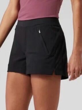 ATHLETA Sz 14 Trekkie North Black Mid Rise Short Zippers Pockets